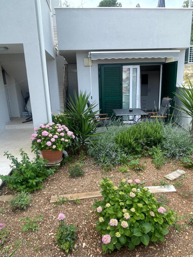 Villa Milena Sweet Apartment-With A Pool Trogir Exterior foto